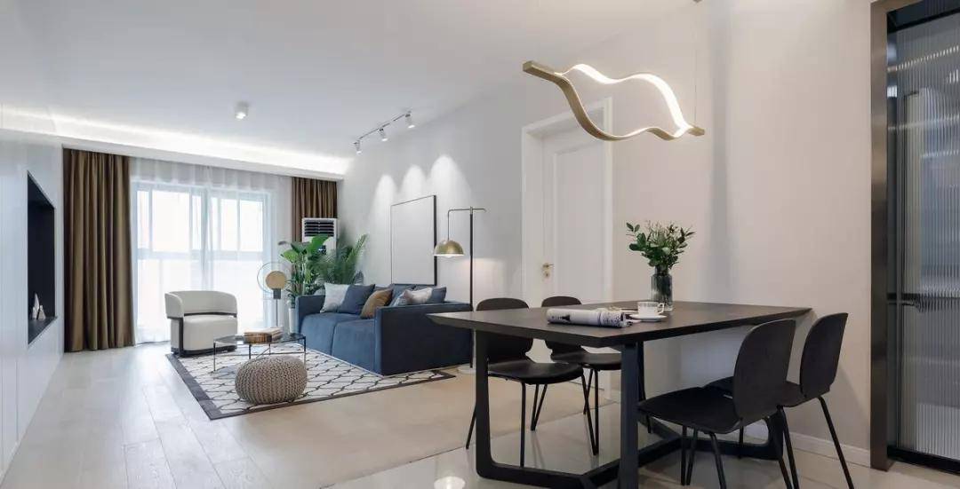 家居时尚:120㎡现代简约三居，通透大气设计，打造舒适时尚家居空间！